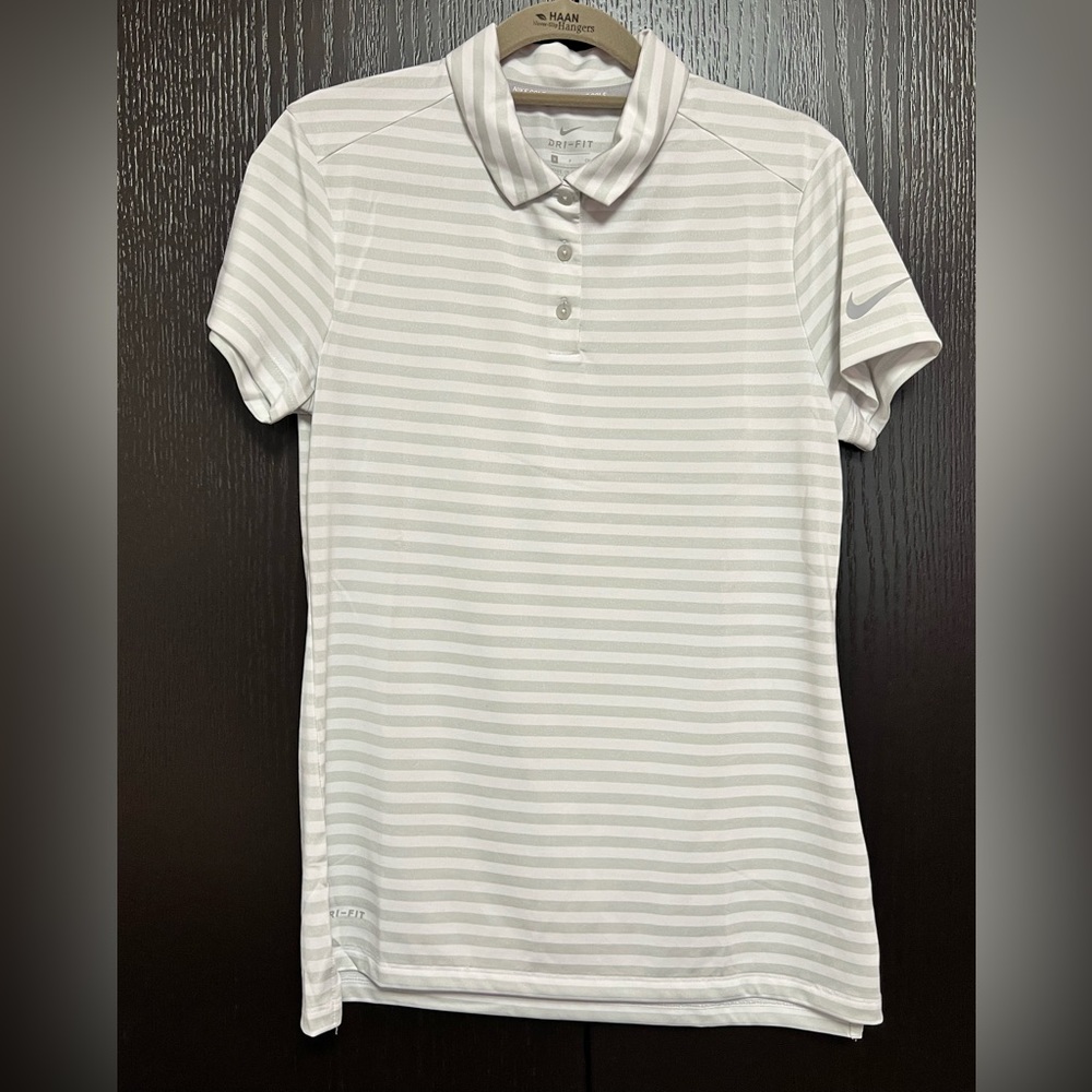 Women’s Nike Golf Tour Performance Collared Dri-Fit Top (EUC